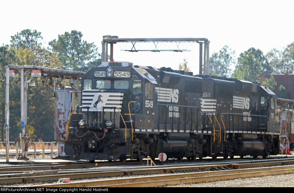 NS 5549 & 7115 beside the fuel racks in Glenwood Yard